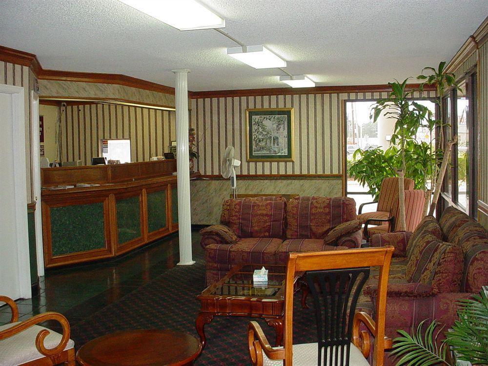 Hotel Walterboro Southwest Exterior photo