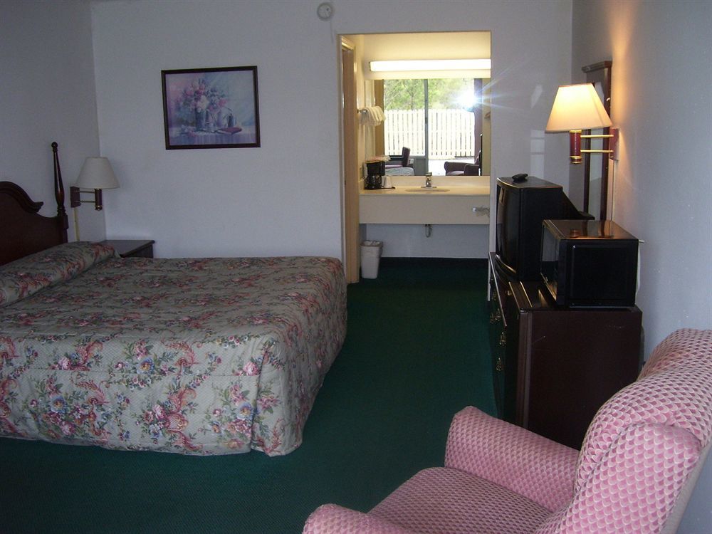 Hotel Walterboro Southwest Exterior photo